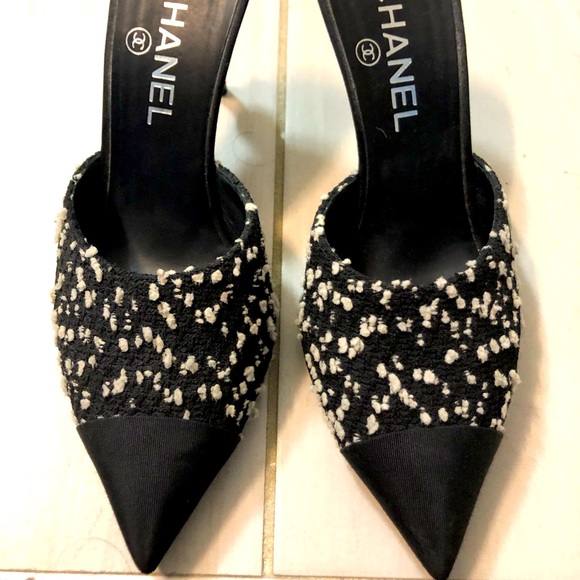 SOLD-Chanel tweed black and white mules 37 - Picture 2 of 12